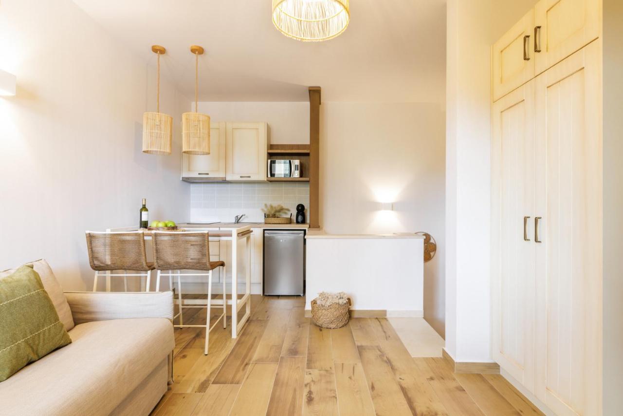 Kastri Elia Suites Nikiti  Ngoại thất bức ảnh